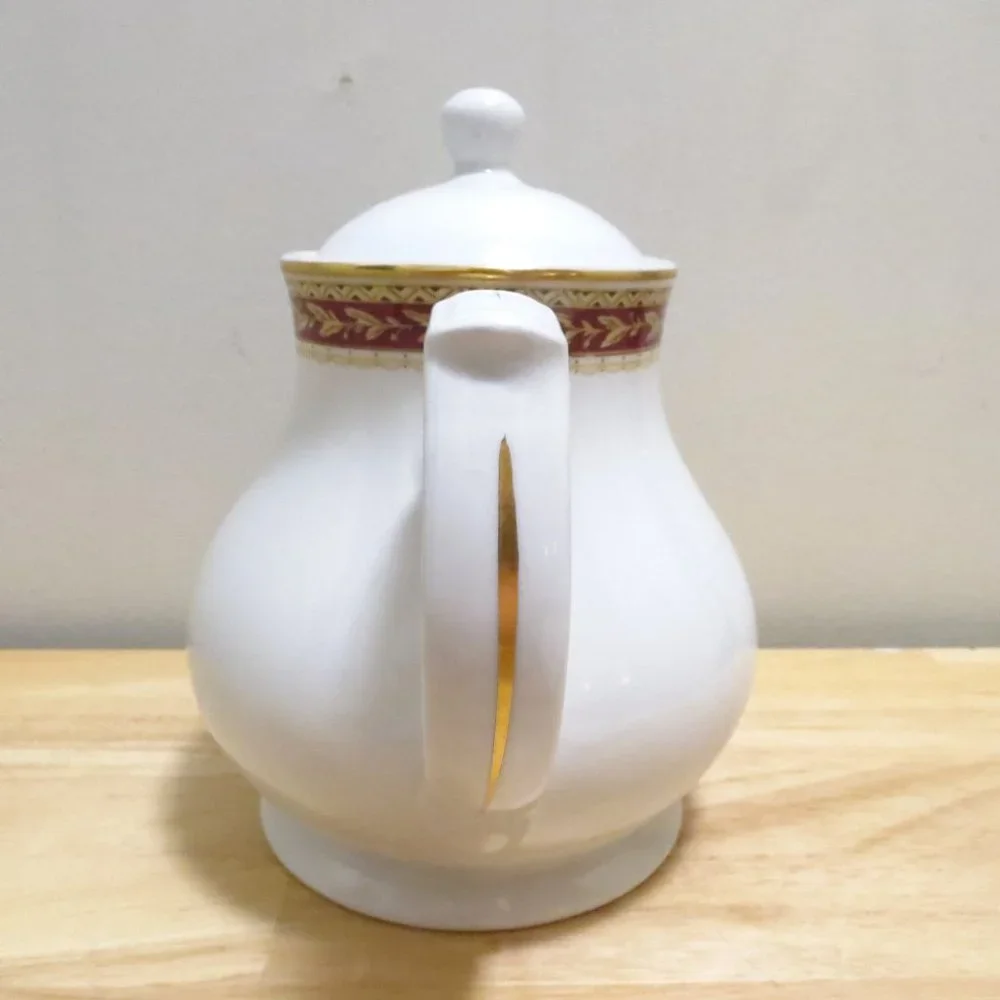 Vinttage Churchill Teapot Coffee Hotelware White 30 oz Porcelain 6.75" England - Picture 3 of 11